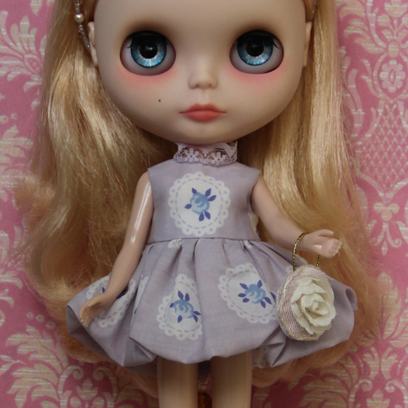 Sewing pattern for a bubble skirted dress and handbag for Blythe dolls